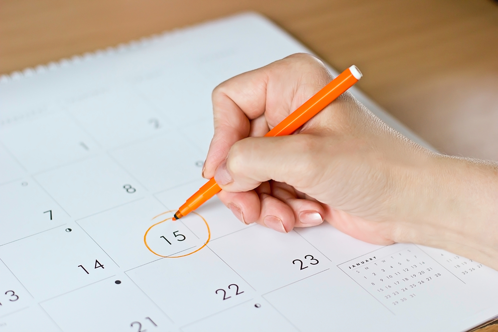 circling a date on a calendar