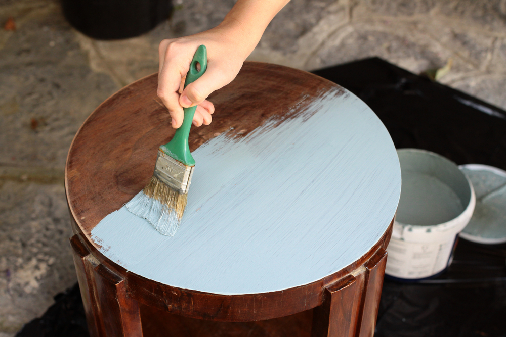 painting a table