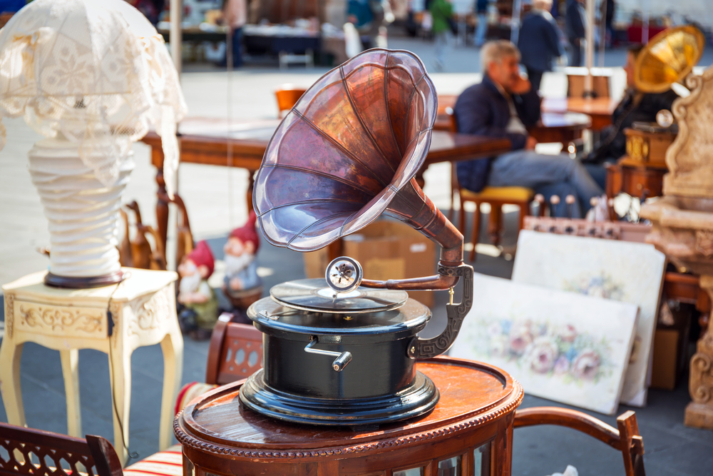 antique shop | tips for effective thrifting