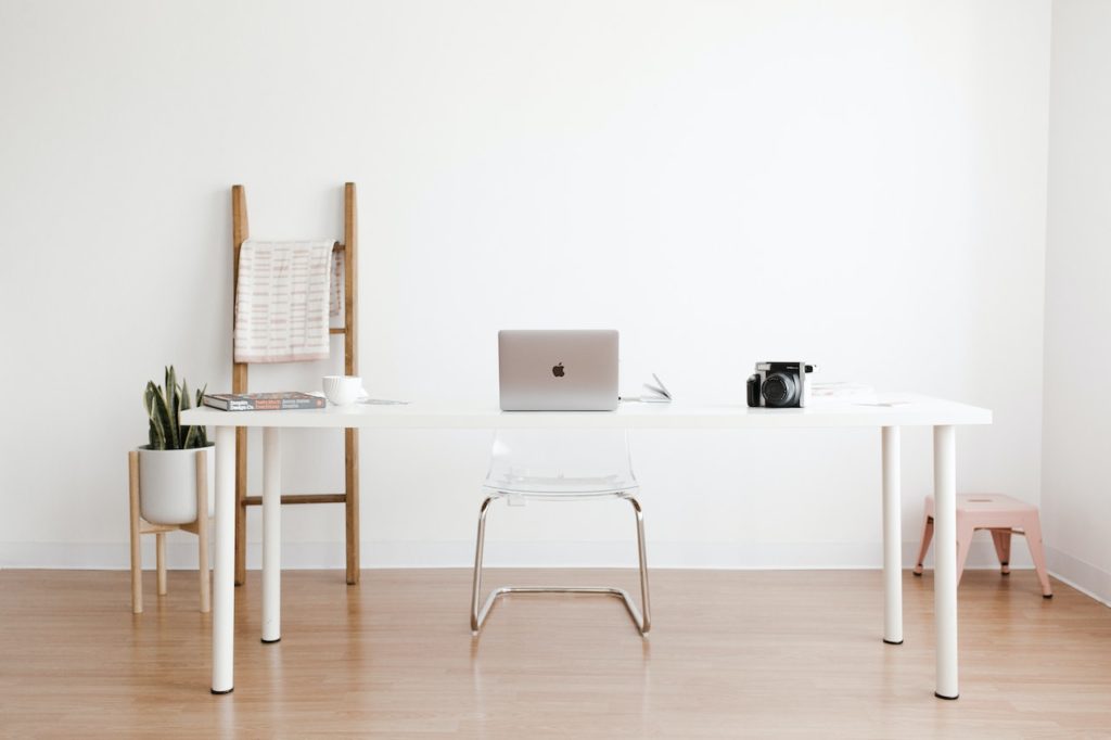 minimalist desk | tips on setting up a work-from-home space