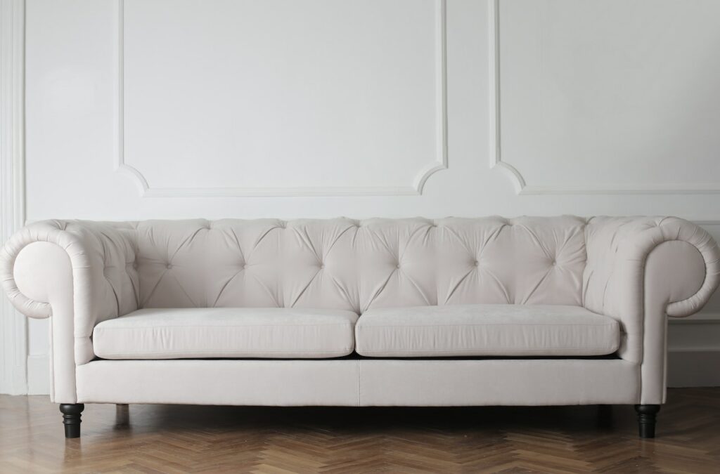 white couch | tips for decorating with white